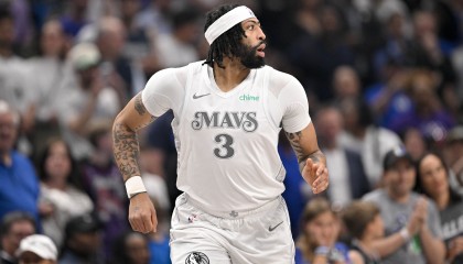 Stein：浓眉还没恢复全部球场活动 他能否出战揭幕战还有疑问