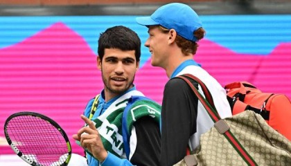 张奔斗：辛纳阿卡的青春风暴，残酷又美好