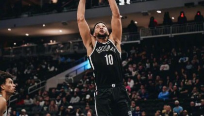 体育数据-进攻做轴单防字母！西蒙斯开启理想模式激活篮网